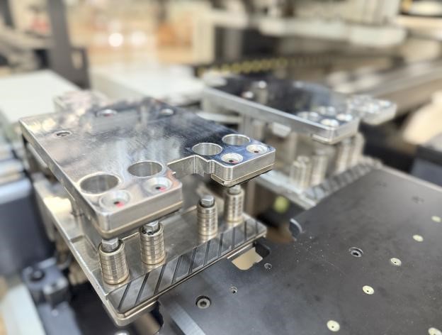 Сверлильно-присадочный станок с ЧПУ HB61J