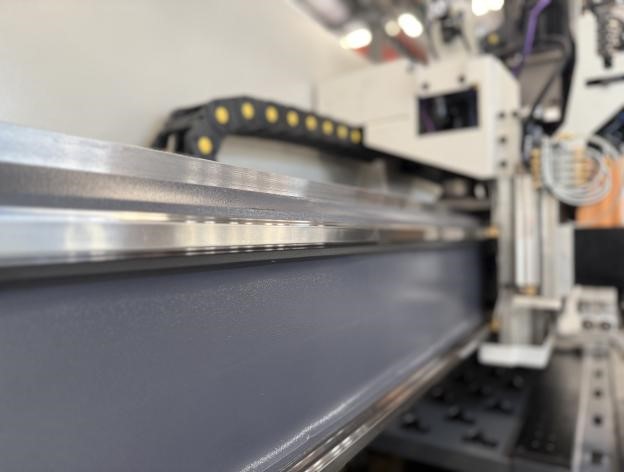 Сверлильно-присадочный станок с ЧПУ HB61J