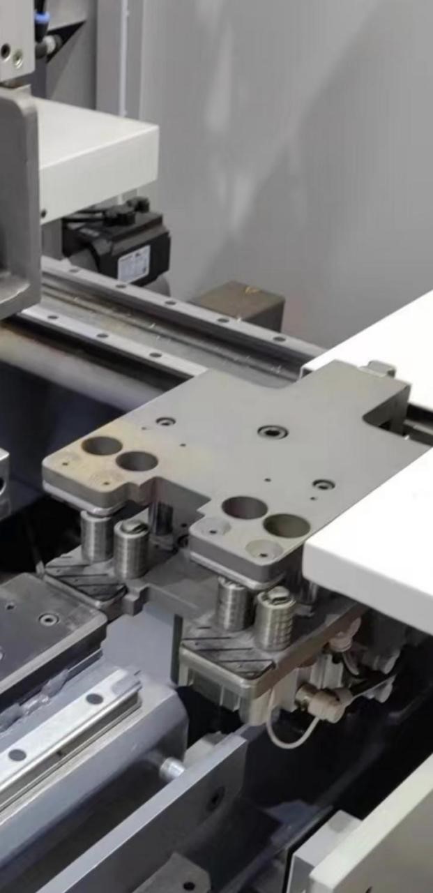 Сверлильно-присадочный станок с ЧПУ HB611CGSX