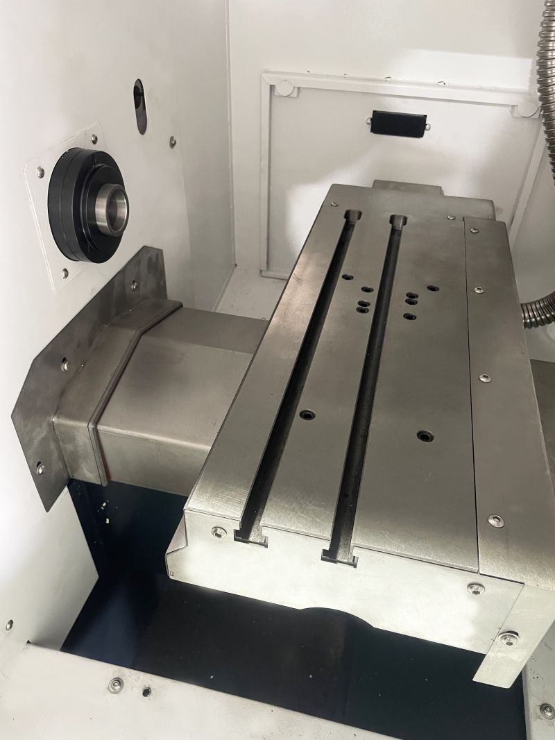 Токарный станок с ЧПУ CK30-200L