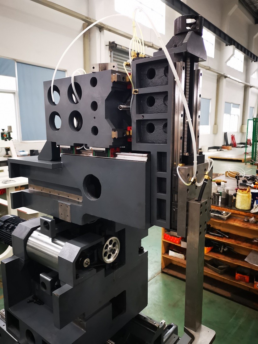 Электроэрозионный проволочно-вырезной станок с ЧПУ KD600LY