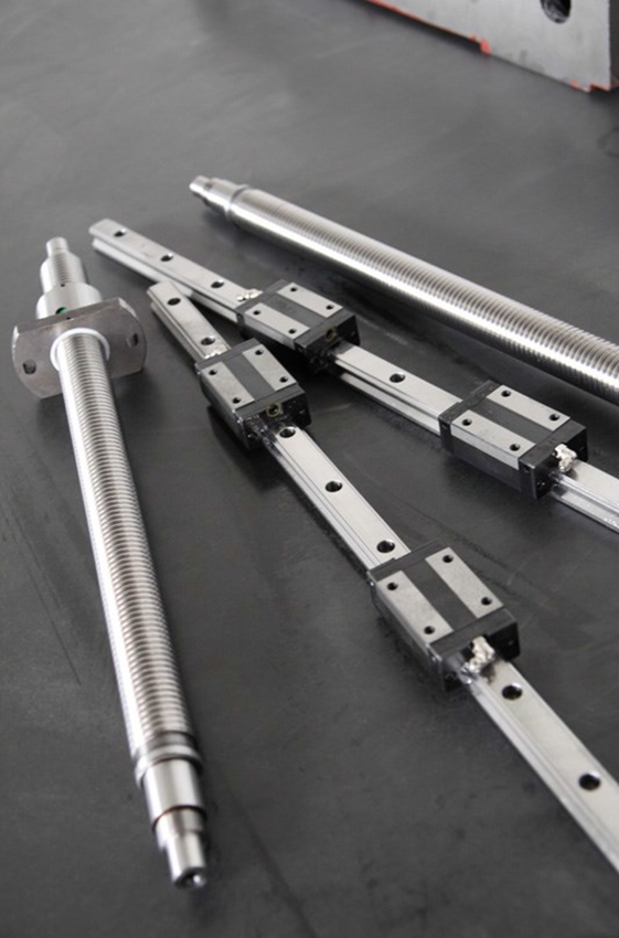 Электроэрозионный проволочно-вырезной станок с ЧПУ KD600LY