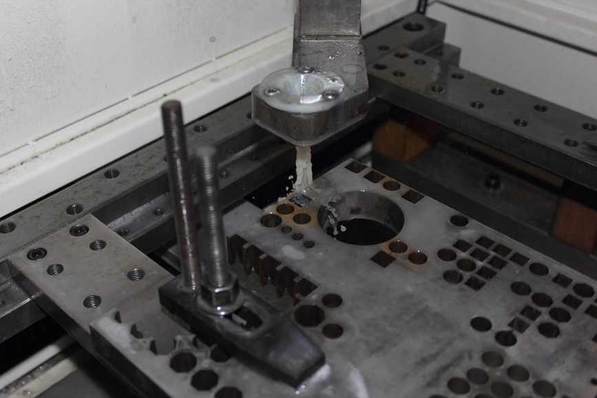 Электроэрозионный проволочно-вырезной станок с ЧПУ KD400ZL