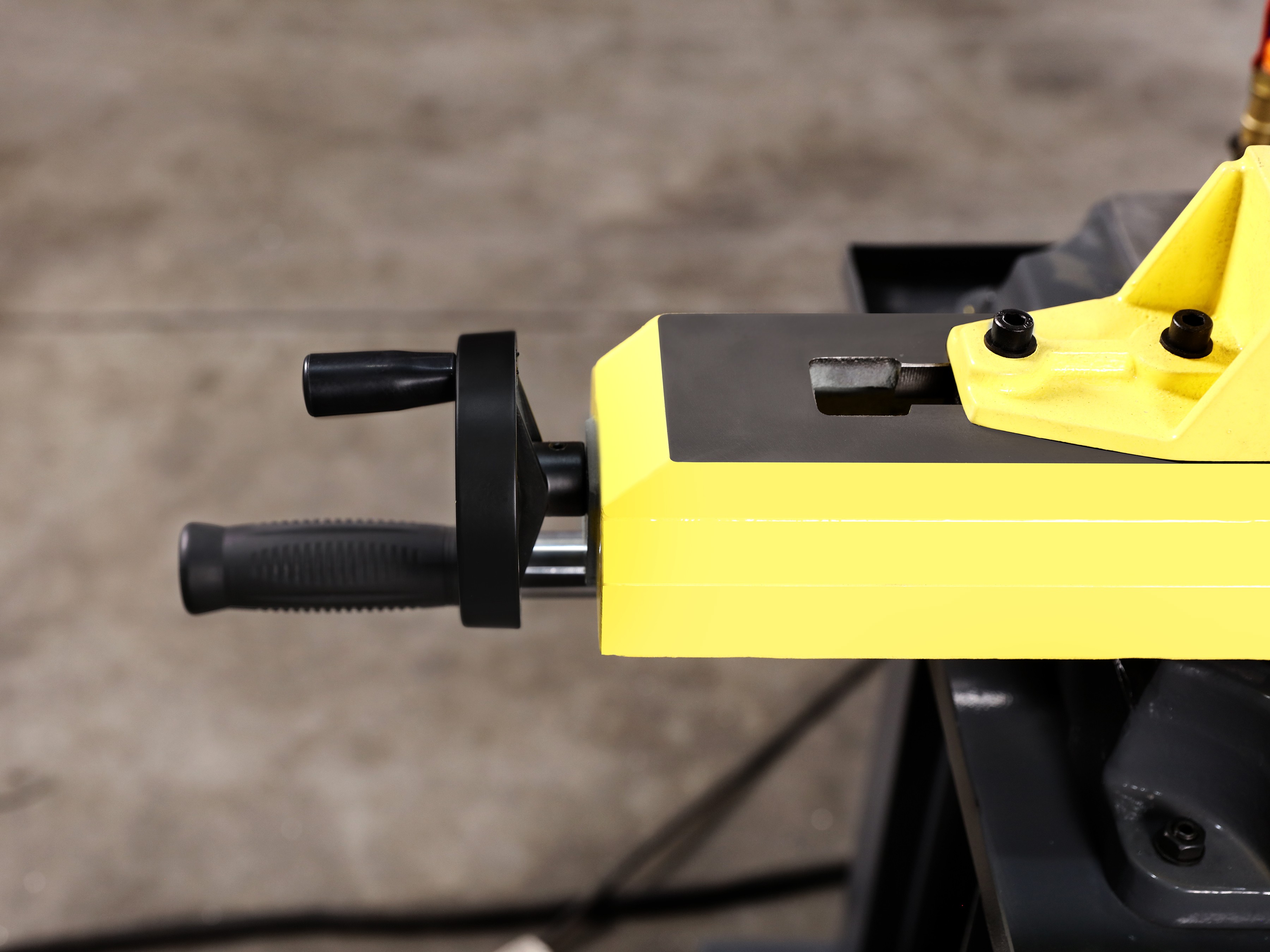 Полуавтоматический ленточнопильный станок PX-26/43S