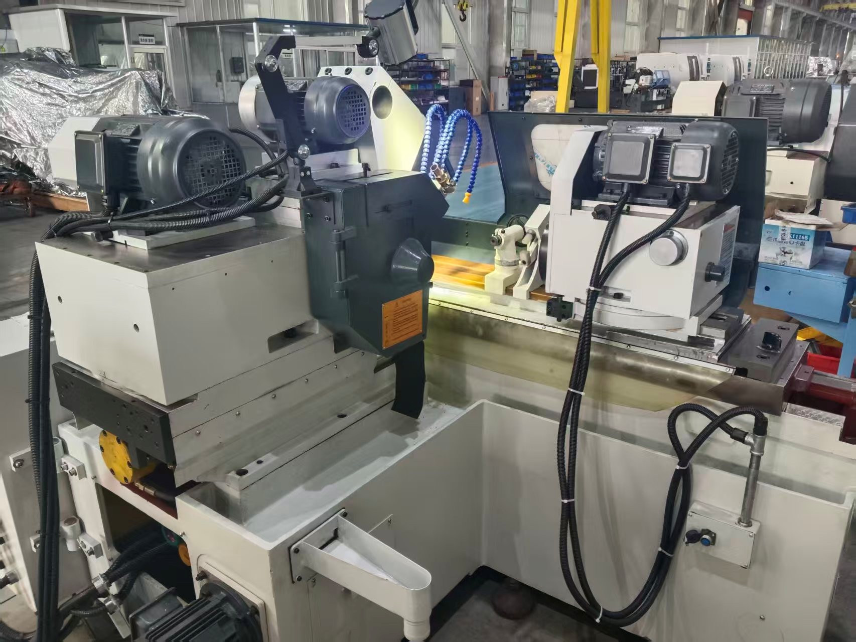 Универсальный круглошлифовальный станок M1420