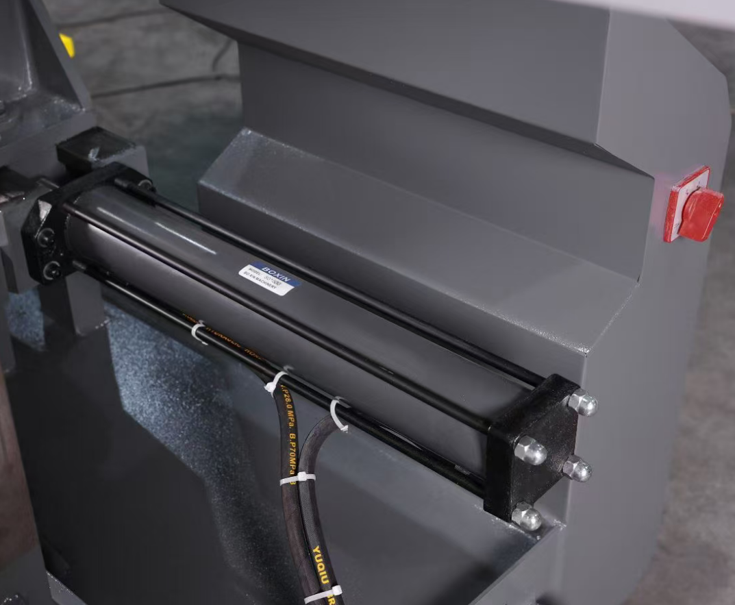 Двухколонный ленточнопильный станок GX1-45/50S с углом поворота пильного полотна 60°