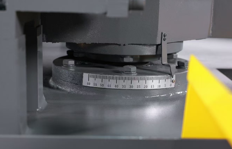 Двухколонный ленточнопильный станок GX1-35/50S с углом поворота пильного полотна 60°