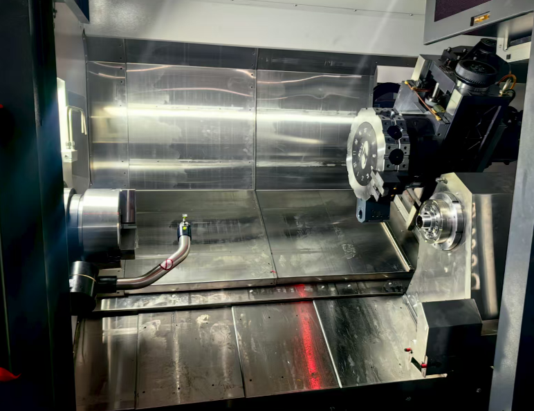 Двушпиндельный токарный станок с ЧПУ GL250-10SMY (Y)