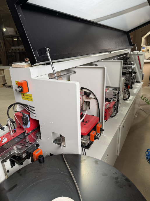 Запущен кромкооблицовочный станок IMC 308T