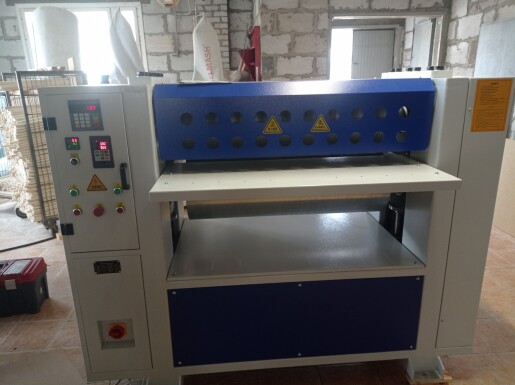 Запущен станок горячего тиснения GL1000SA