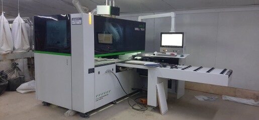 Запущен сверлильно-присадочный станок с ЧПУ HOLD HB61J