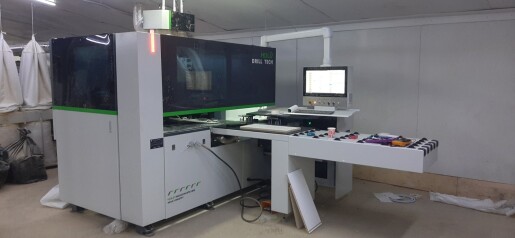 Запущен сверлильно-присадочный станок с ЧПУ HOLD HB61J