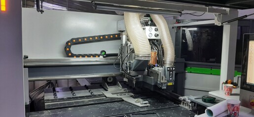 Запущен сверлильно-присадочный станок с ЧПУ HOLD HB61J