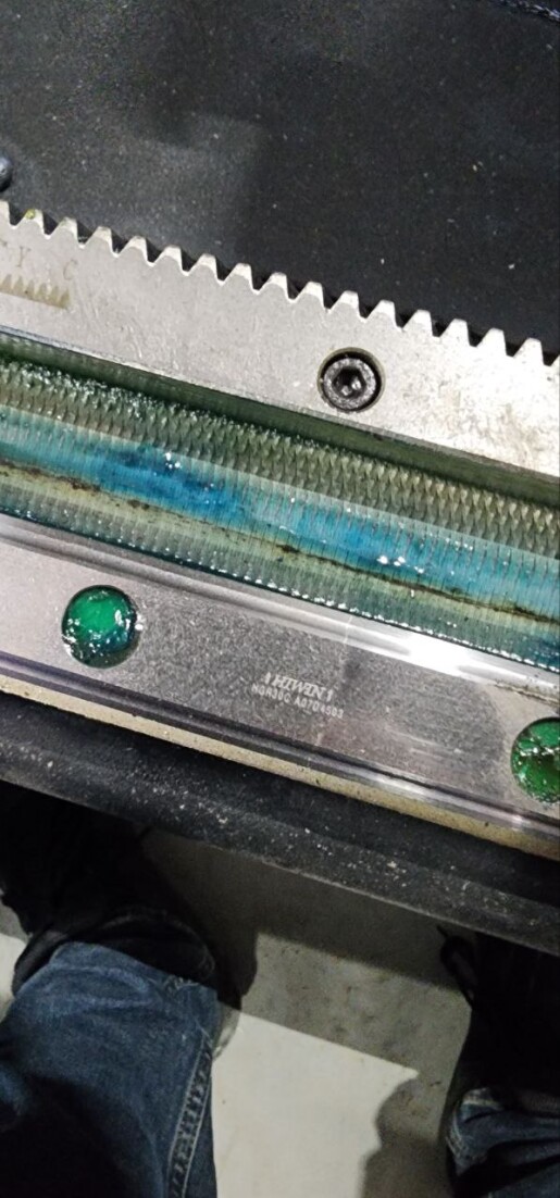 Станок лазерной резки листового металла, труб и профилей с кабинетной защитой