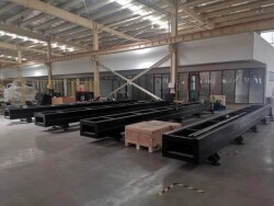 Волоконный лазерный станок для резки труб с режущей головкой 3D
