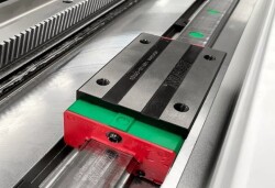 Оптоволоконный лазерный станок серии RT6020W