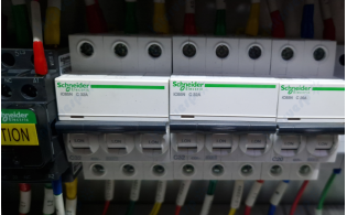 Фрезерный станок с ЧПУ BCM2130CA (Syntec 60CB)