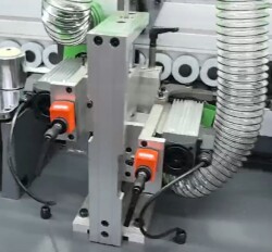 Автоматический кромкооблицовочный станок BCF501