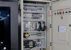 Листогиб гидравлический серии WAD с ЧПУ Delem WAD-135T/3200 4+1 оси