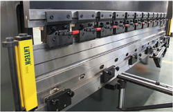 Листогиб гидравлический серии с ЧПУ IMC 135T/3200 4+1 оси