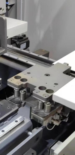 Сверлильно-присадочный станок с ЧПУ HB611CGS