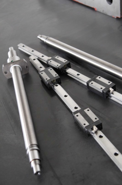 Электроэрозионный проволочно-вырезной станок с ЧПУ KD600LY