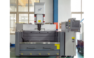 Высокоточный электроэрозионный копировально-прошивной станок ADI 800