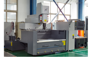 Высокоточный электроэрозионный копировально-прошивной станок ADI 800