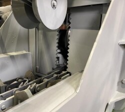 Фрезерно-пильный станок для тонкомера UFP-260 / UFP-260М