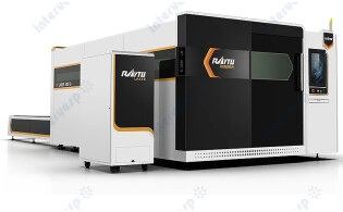 Cтанок оптоволоконной лазерной резки с кабинетной защитой, сменным столом RT1530G