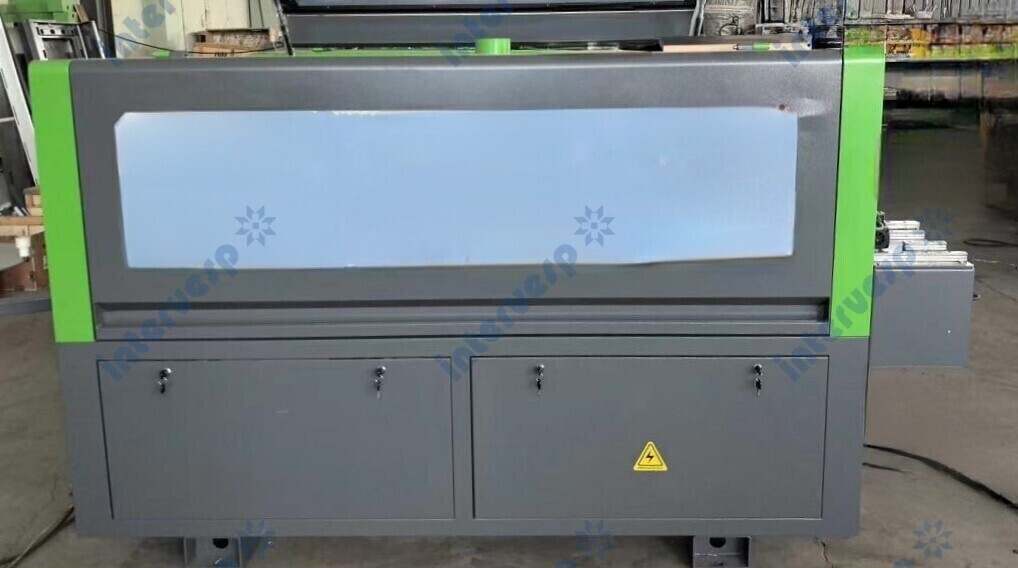 Автоматический кромкооблицовочный станок BCF501