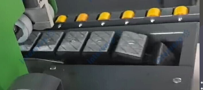 Автоматический кромкооблицовочный станок BCF501