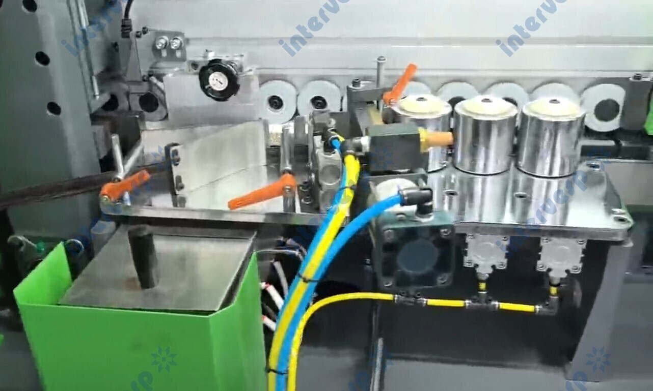 Автоматический кромкооблицовочный станок BCF501