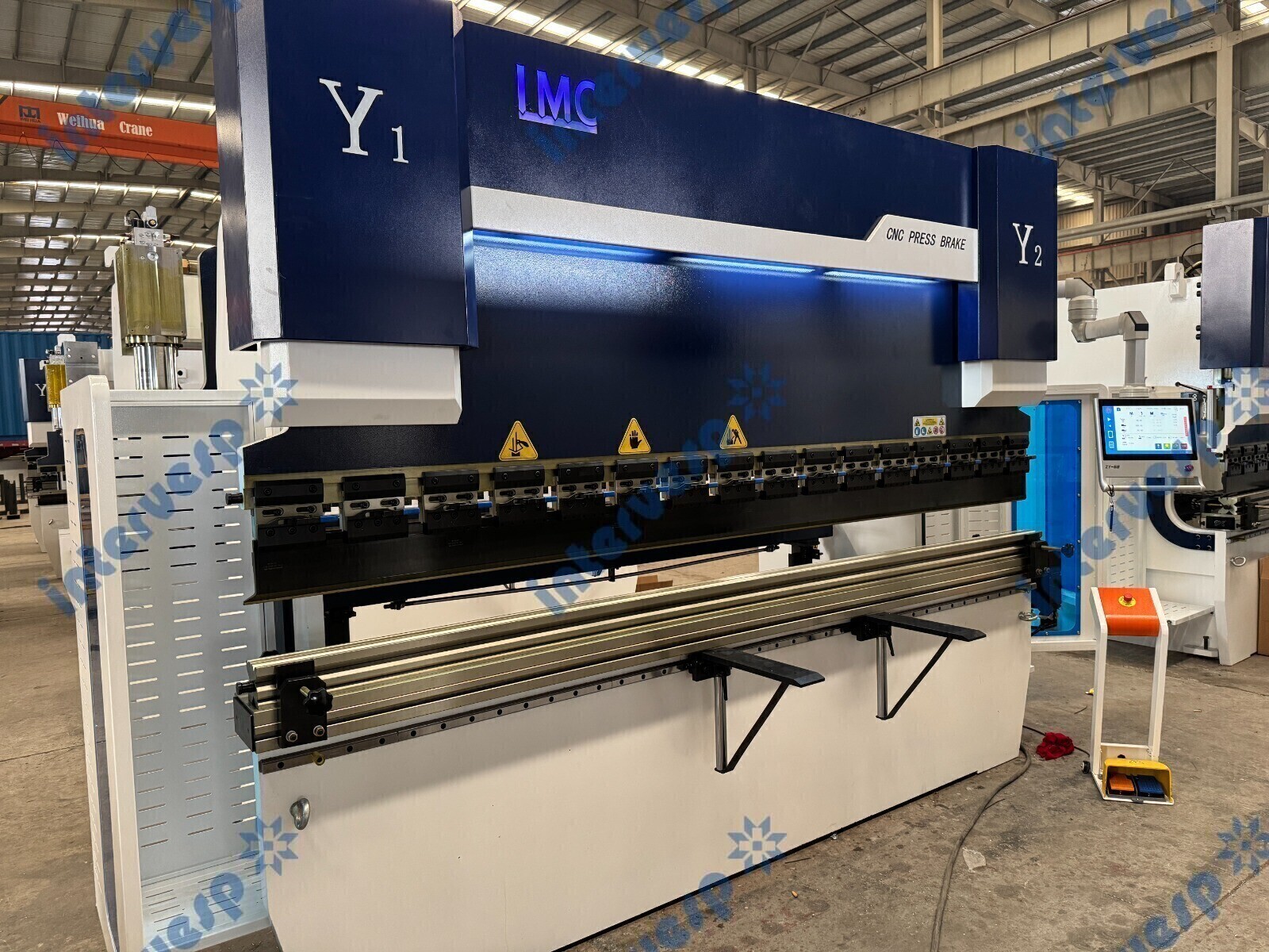 Листогиб гидравлический серии с ЧПУ IMC 135T/3200 4+1 оси