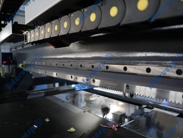 Сверлильно-присадочный станок с ЧПУ HB611CGS