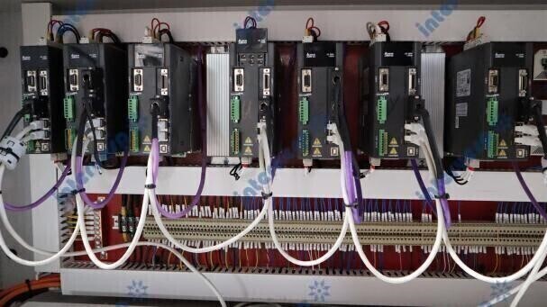 Сверлильно-присадочный станок с ЧПУ HB621CGS