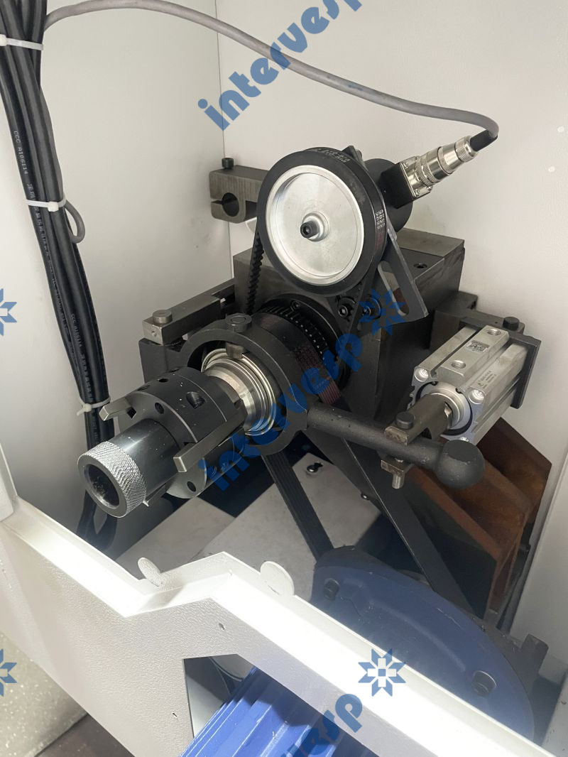 Токарный станок с ЧПУ CK30-200L