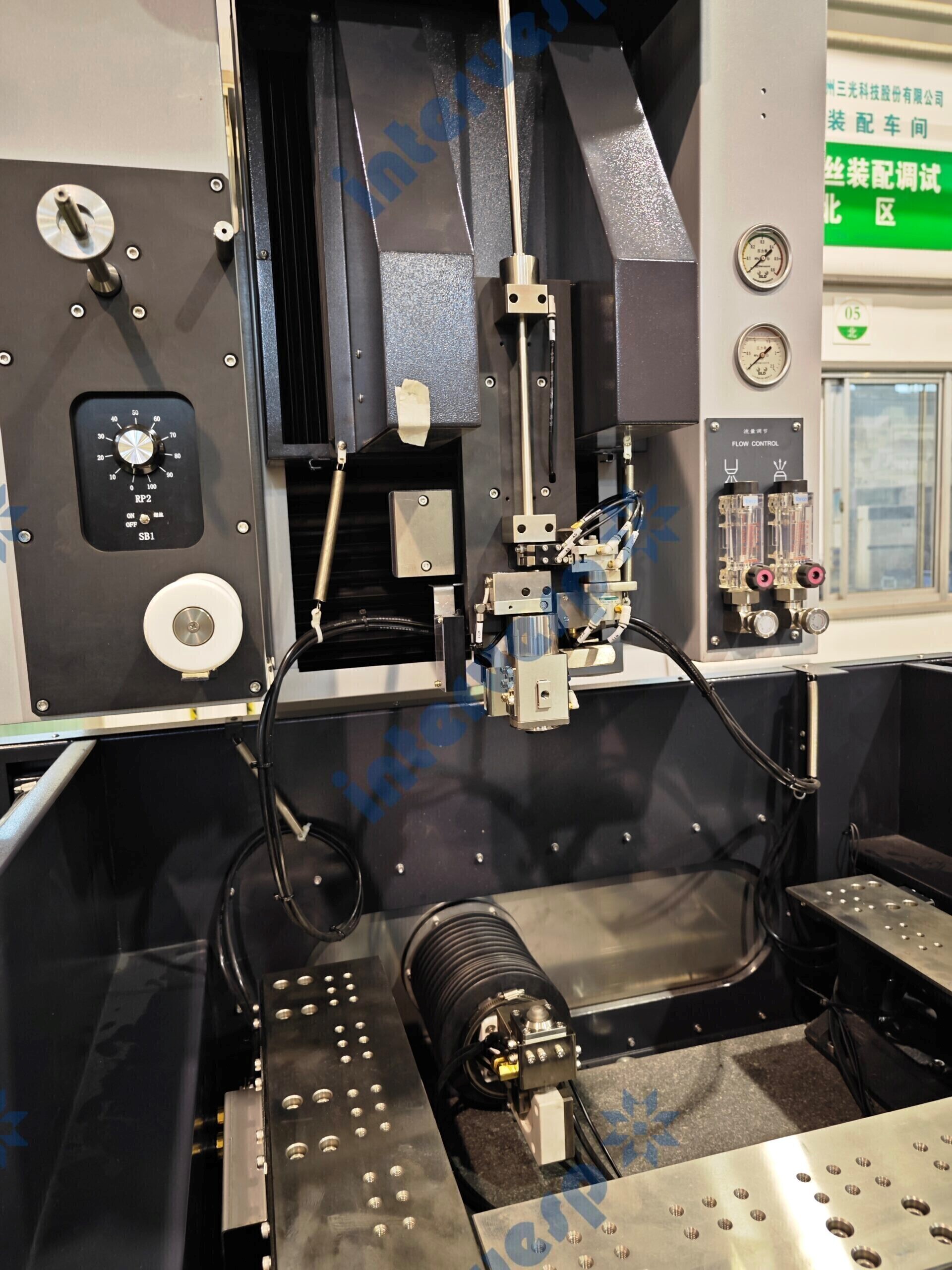 Электроэрозионный проволочно-вырезной станок SSG LA500A с автоматической заправкой проволоки