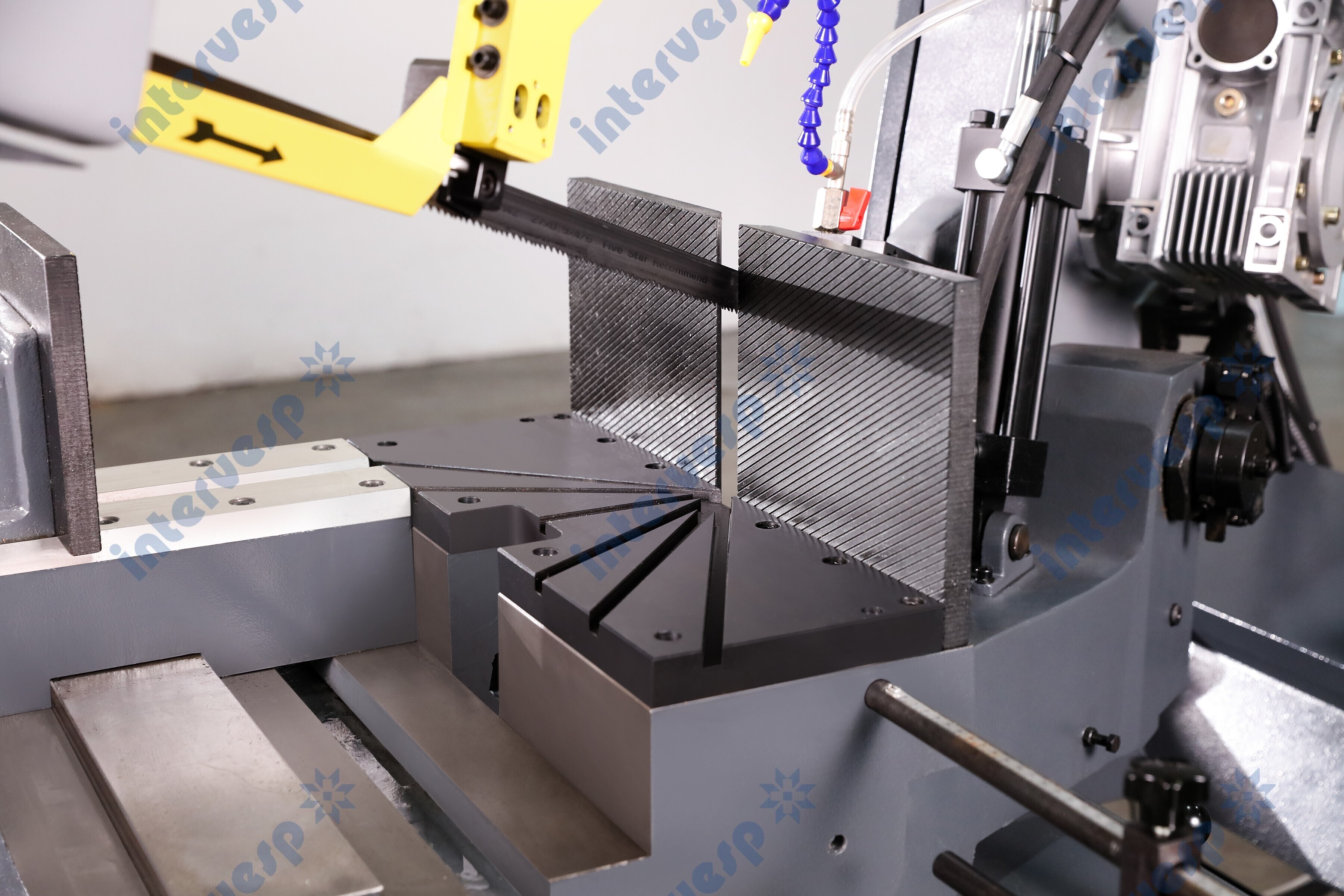 Полуавтоматический ленточнопильный станок PX-25/46S