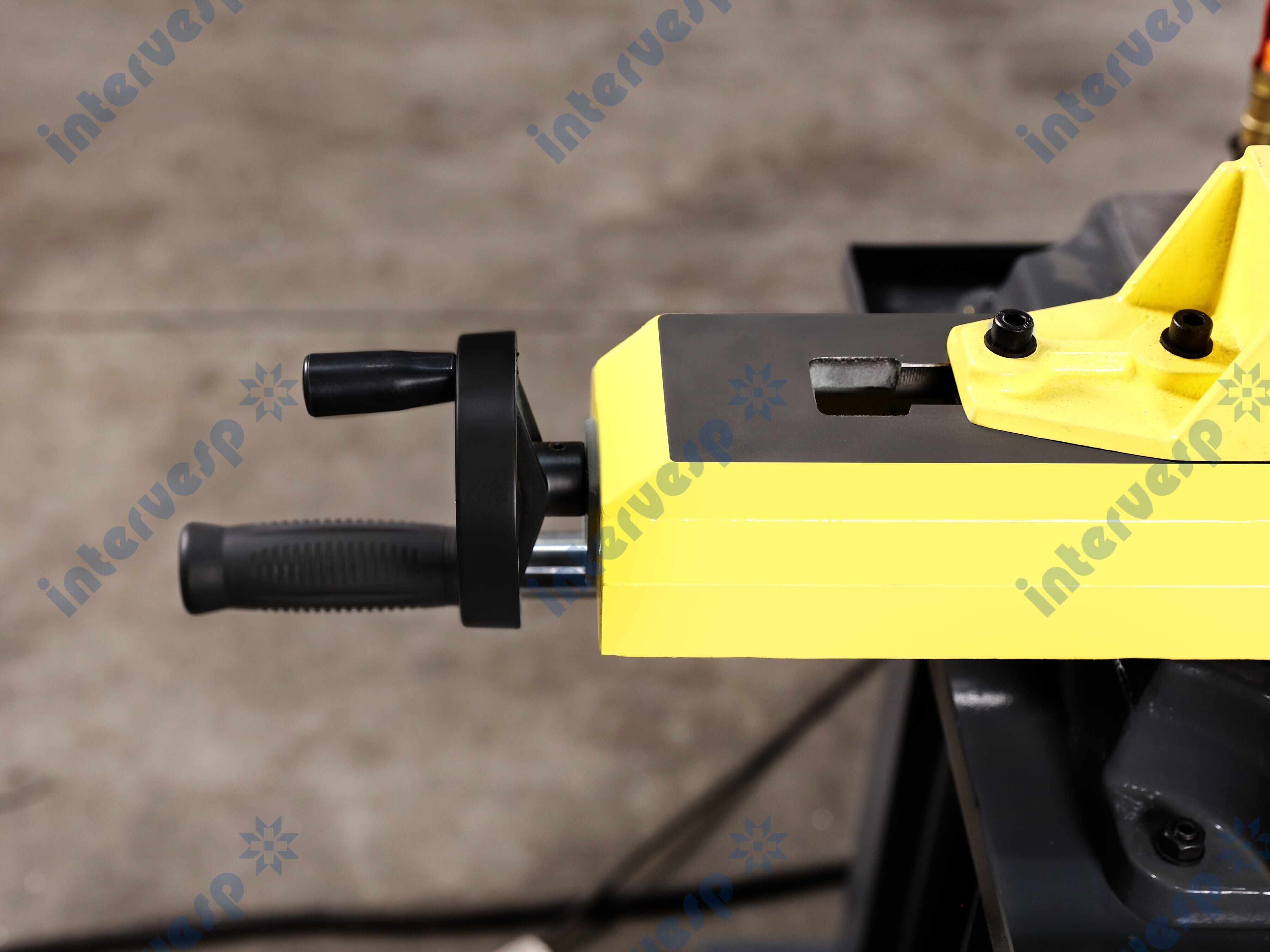 Полуавтоматический ленточнопильный станок PX-26/43S