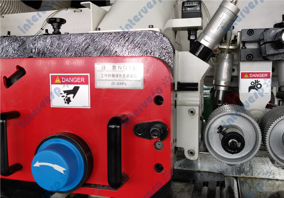 Четырехсторонний станок QMB623GH