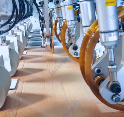 Cтанок для резки и рилевки картона HC1616K4