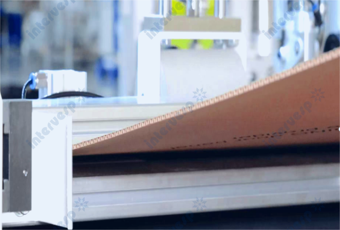 Cтанок для резки и рилевки картона HC1616K4