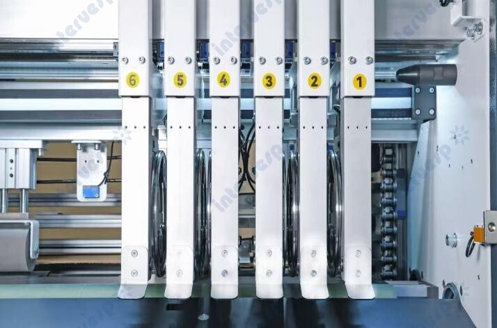 Cтанок для резки и рилевки картона HC1616K4